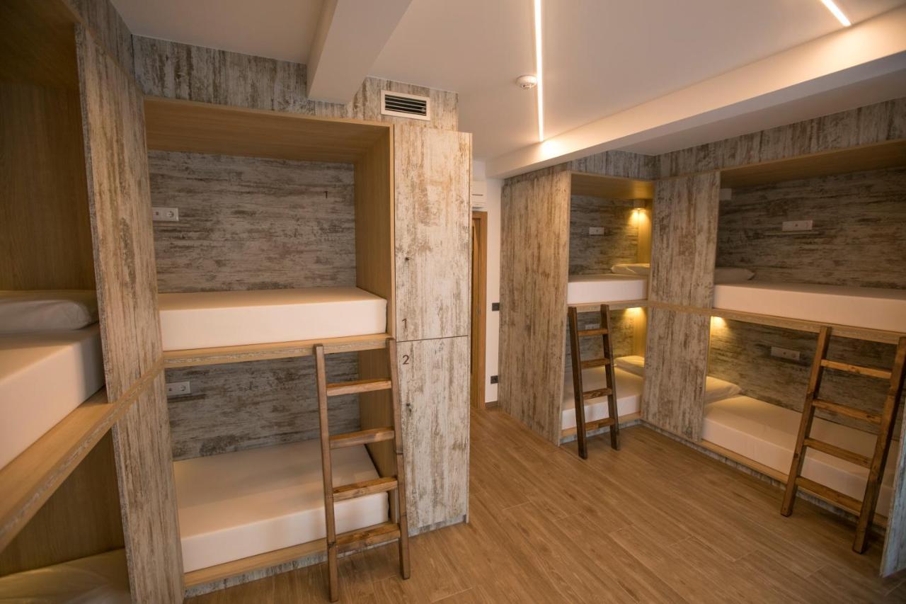 Thostel Santiago de Compostela Bagian luar foto