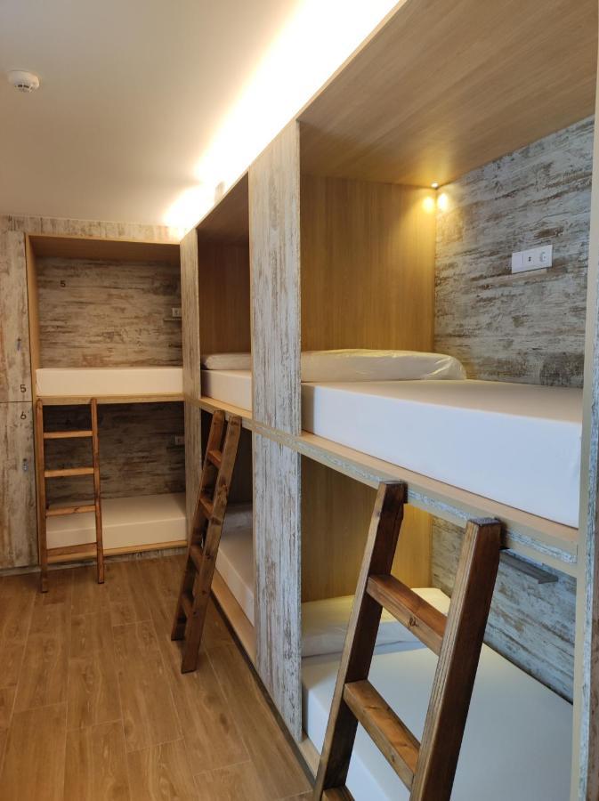 Thostel Santiago de Compostela Bagian luar foto